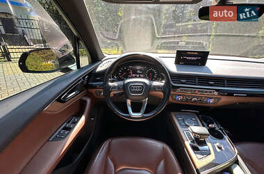 Позашляховик / Кросовер Audi Q7 2016 в 