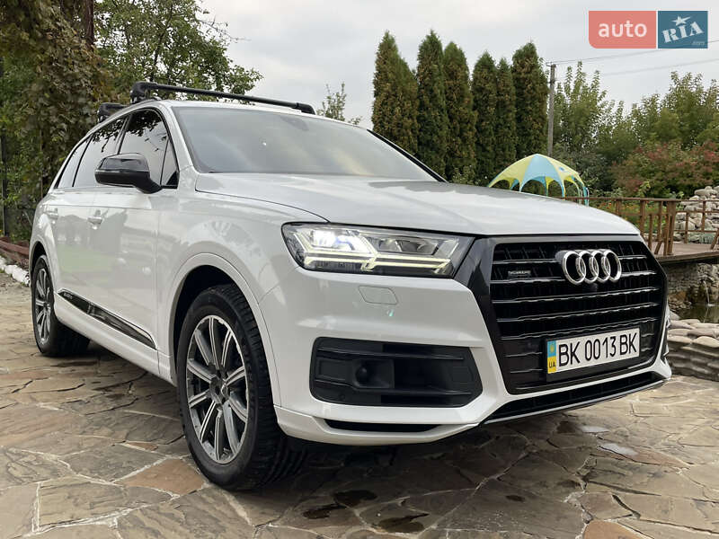 Позашляховик / Кросовер Audi Q7 2016 в Рівному