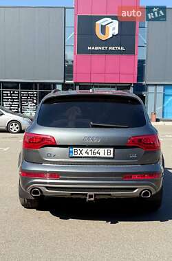 Позашляховик / Кросовер Audi Q7 2013 в 