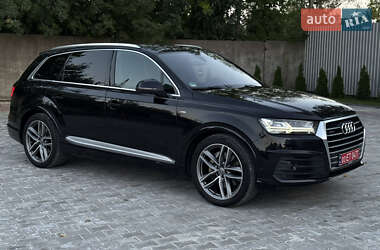 Внедорожник / Кроссовер Audi Q7 2016 в 
