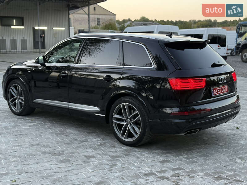 Внедорожник / Кроссовер Audi Q7 2016 в Ровно