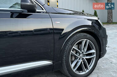Внедорожник / Кроссовер Audi Q7 2016 в 