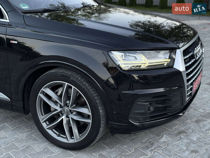 Внедорожник / Кроссовер Audi Q7 2016 в Ровно
