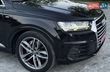 Внедорожник / Кроссовер Audi Q7 2016 в 
