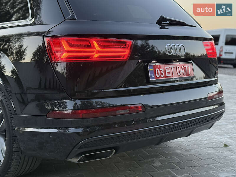 Внедорожник / Кроссовер Audi Q7 2016 в Ровно