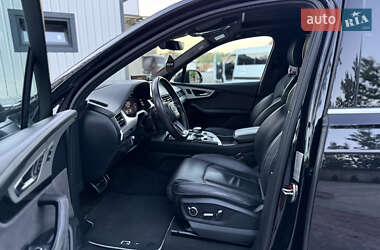 Внедорожник / Кроссовер Audi Q7 2016 в 