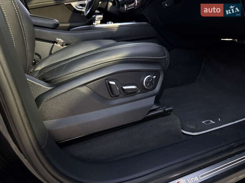 Внедорожник / Кроссовер Audi Q7 2016 в Ровно