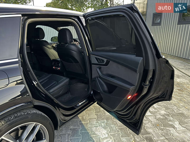 Внедорожник / Кроссовер Audi Q7 2016 в Ровно