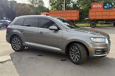 Позашляховик / Кросовер Audi Q7 2017 в 