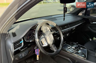 Позашляховик / Кросовер Audi Q7 2017 в 