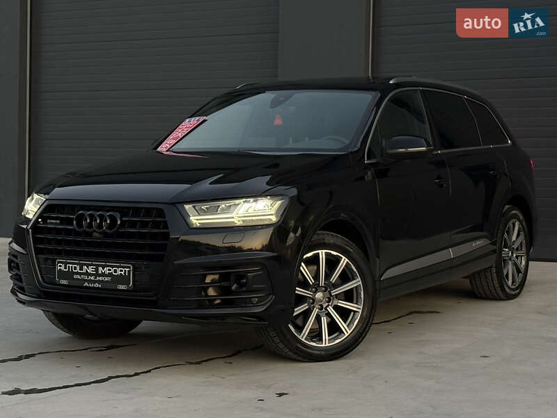 Внедорожник / Кроссовер Audi Q7 2017 в 