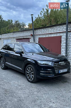 Позашляховик / Кросовер Audi Q7 2016 в 