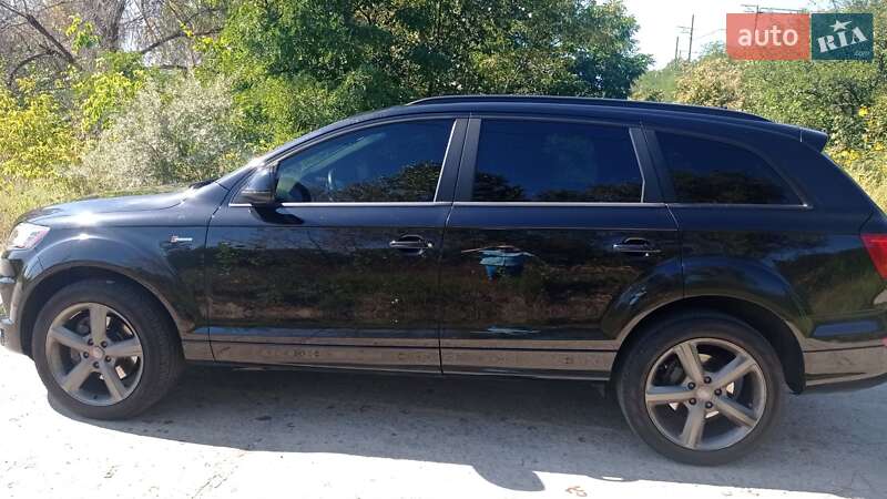 Позашляховик / Кросовер Audi Q7 2015 в Києві