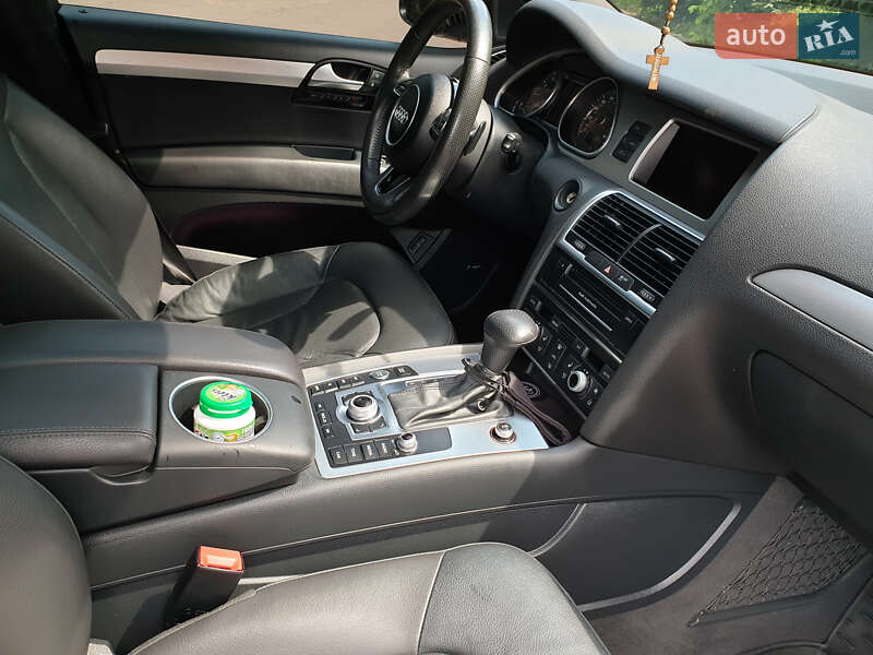 Позашляховик / Кросовер Audi Q7 2015 в Тернополі