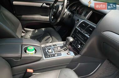 Позашляховик / Кросовер Audi Q7 2015 в 
