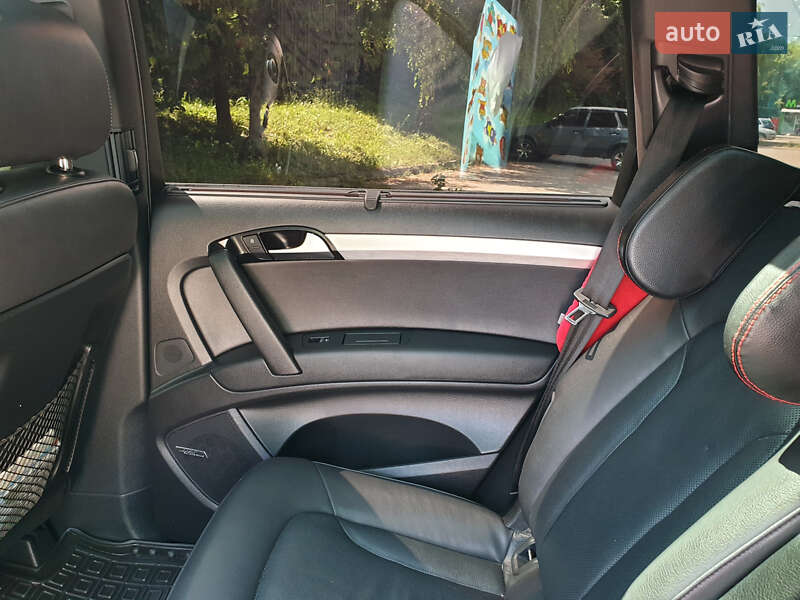 Позашляховик / Кросовер Audi Q7 2015 в Тернополі