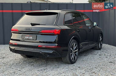 Позашляховик / Кросовер Audi Q7 2023 в 