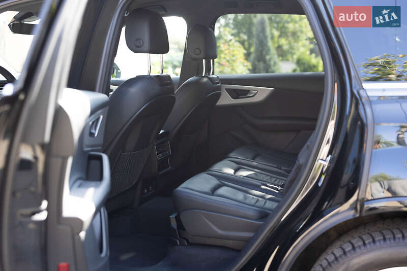 Позашляховик / Кросовер Audi Q7 2022 в Львові