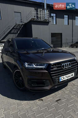 Позашляховик / Кросовер Audi Q7 2016 в Голованівську