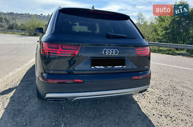 Внедорожник / Кроссовер Audi Q7 2016 в 