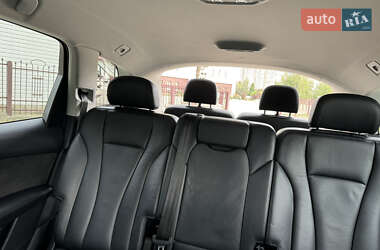 Внедорожник / Кроссовер Audi Q7 2016 в 