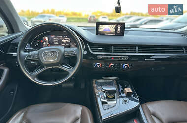 Позашляховик / Кросовер Audi Q7 2015 в 