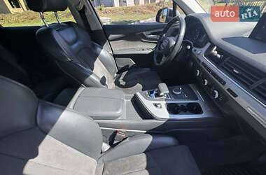 Внедорожник / Кроссовер Audi Q7 2016 в 