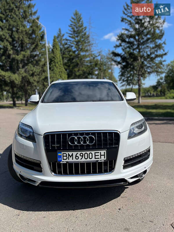 Позашляховик / Кросовер Audi Q7 2015 в Ромнах