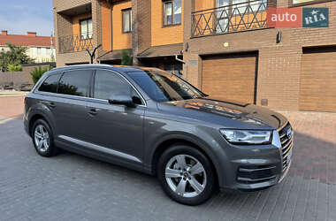 Внедорожник / Кроссовер Audi Q7 2015 в 