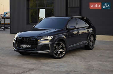 Позашляховик / Кросовер Audi Q7 2020 в Дубні
