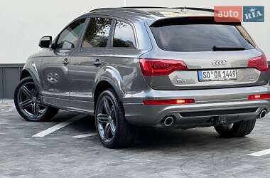 Позашляховик / Кросовер Audi Q7 2013 в 