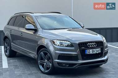 Позашляховик / Кросовер Audi Q7 2013 в 