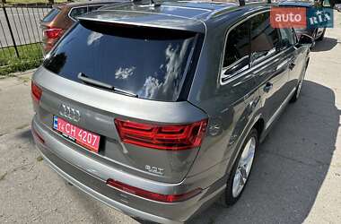 Позашляховик / Кросовер Audi Q7 2016 в 