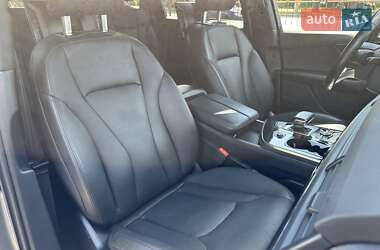 Позашляховик / Кросовер Audi Q7 2016 в 