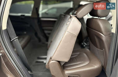 Позашляховик / Кросовер Audi Q7 2011 в 