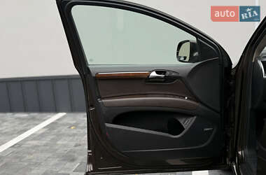 Позашляховик / Кросовер Audi Q7 2011 в 