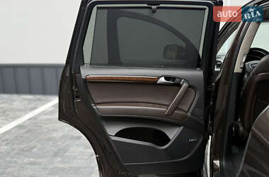Позашляховик / Кросовер Audi Q7 2011 в 