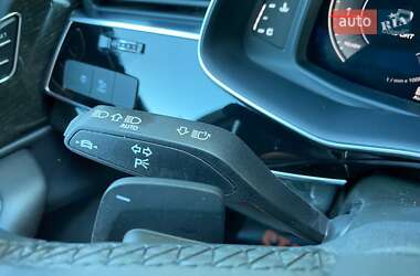 Позашляховик / Кросовер Audi Q7 2021 в 
