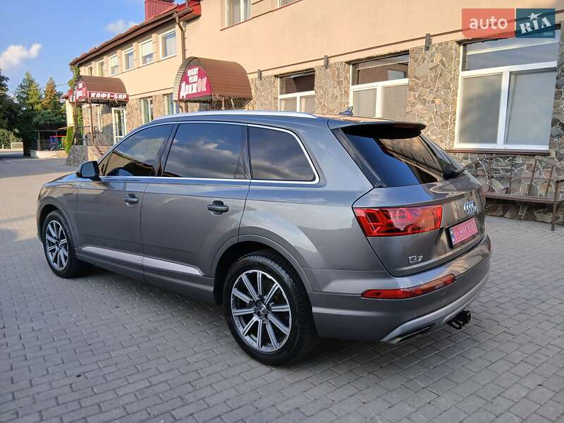 Внедорожник / Кроссовер Audi Q7 2017 в Владимире