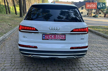 Внедорожник / Кроссовер Audi Q7 2020 в 