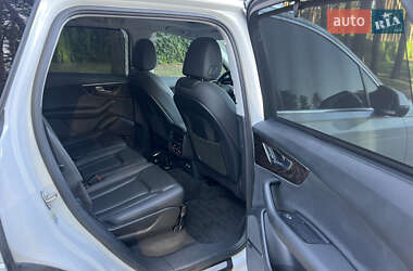 Внедорожник / Кроссовер Audi Q7 2020 в 