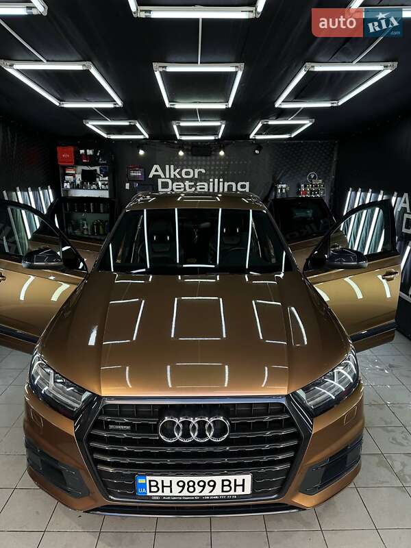 Позашляховик / Кросовер Audi Q7 2017 в Одесі