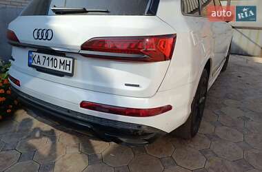 Внедорожник / Кроссовер Audi Q7 2021 в 