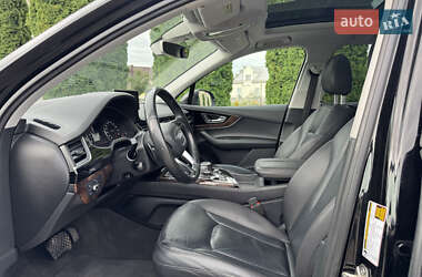 Внедорожник / Кроссовер Audi Q7 2017 в 