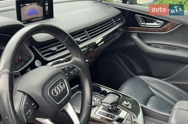 Внедорожник / Кроссовер Audi Q7 2017 в 