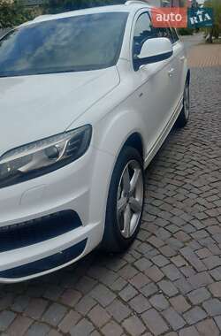 Позашляховик / Кросовер Audi Q7 2010 в 