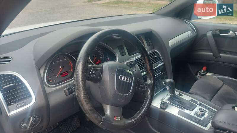 Позашляховик / Кросовер Audi Q7 2010 в Мукачевому