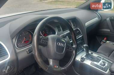 Позашляховик / Кросовер Audi Q7 2010 в 