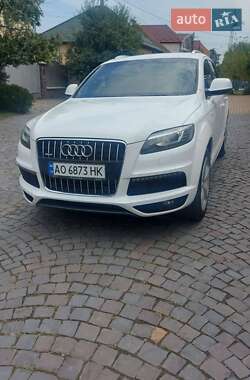Позашляховик / Кросовер Audi Q7 2010 в 