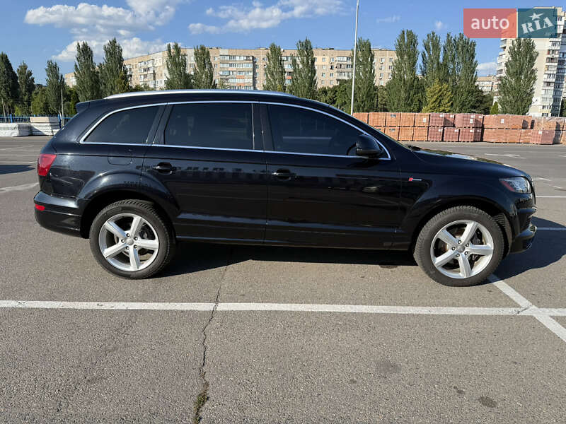 Внедорожник / Кроссовер Audi Q7 2015 в Киеве
